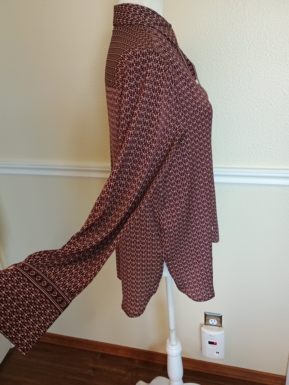 Max Studio Burgundy Geometric Button-Front Blouse - Picture 4 of 8